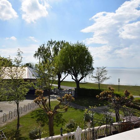 Seehotel Herlinde Подерсдорф-ам-Зе Екстер'єр фото