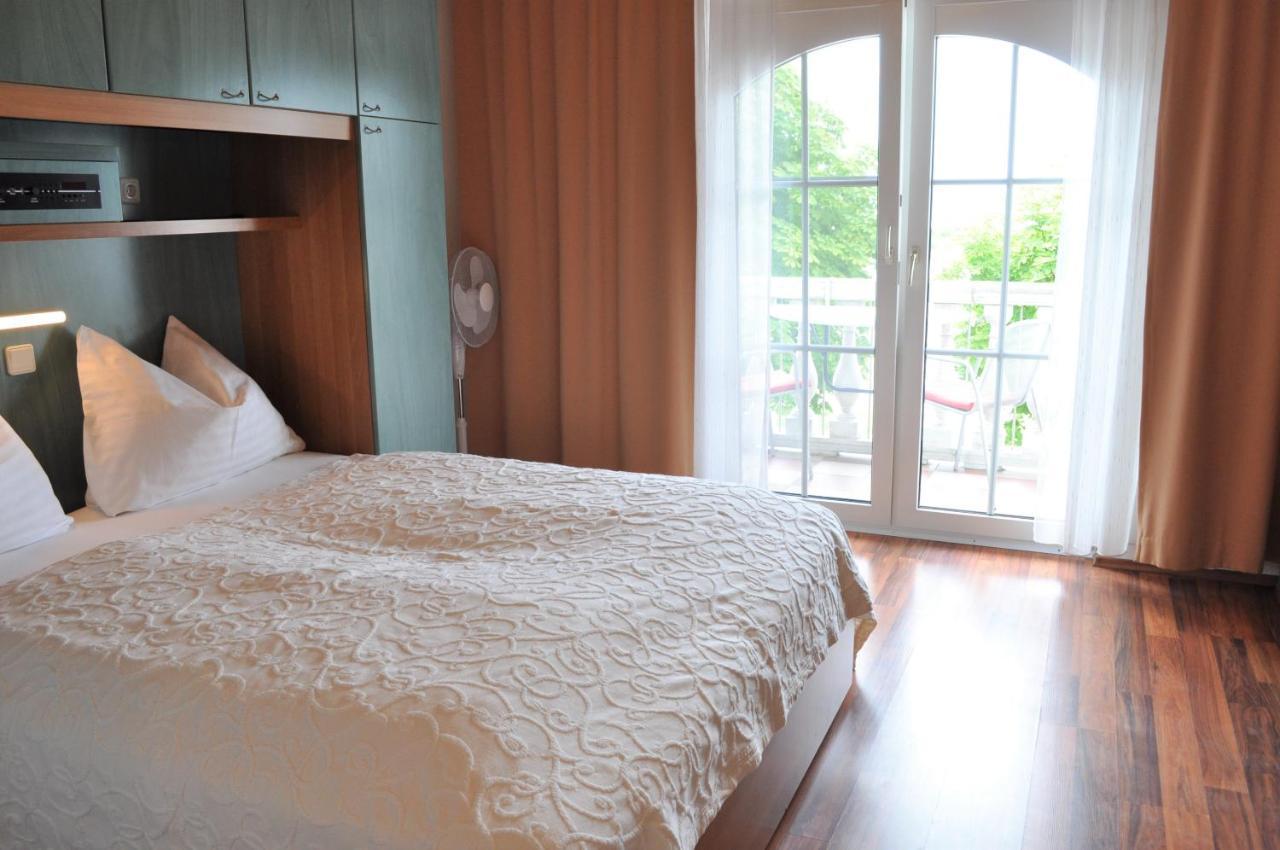 Seehotel Herlinde Подерсдорф-ам-Зе Екстер'єр фото