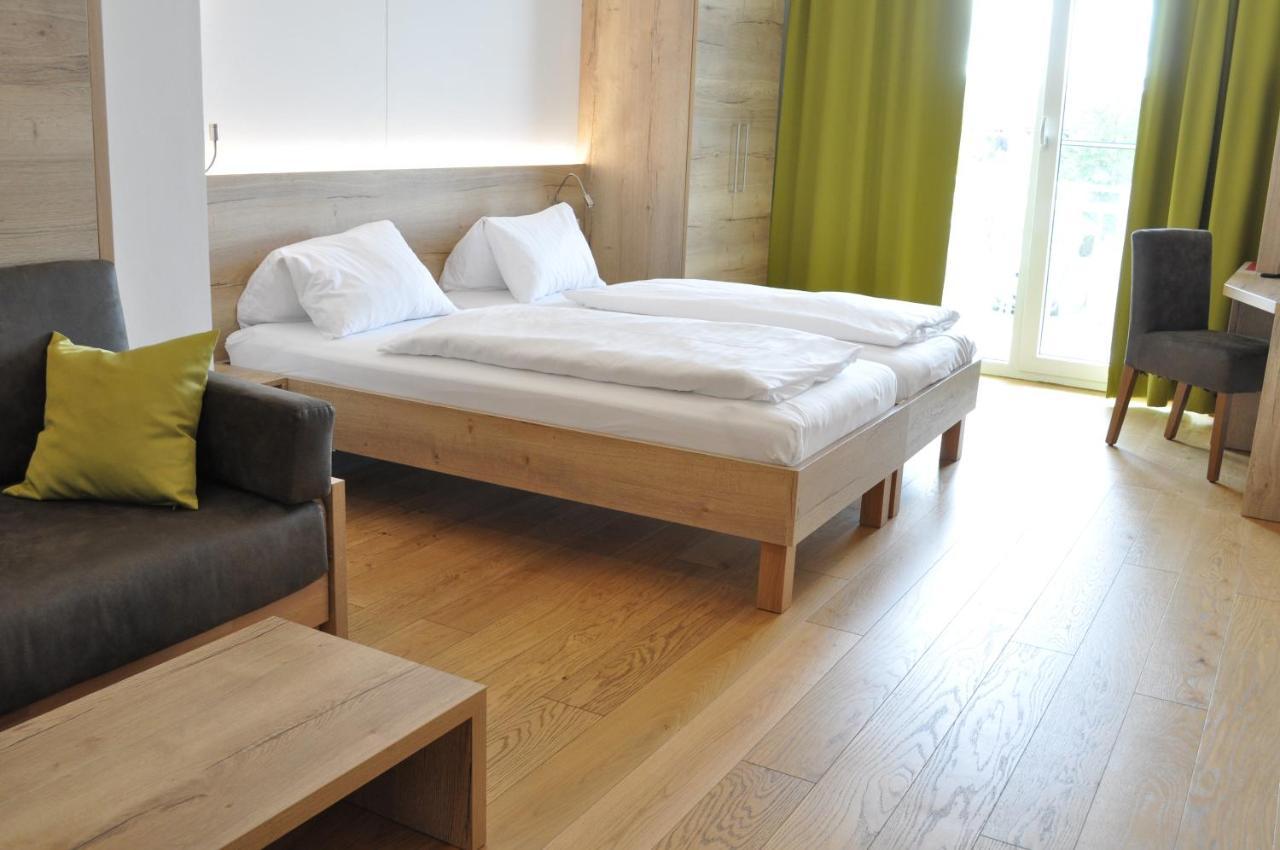 Seehotel Herlinde Подерсдорф-ам-Зе Екстер'єр фото