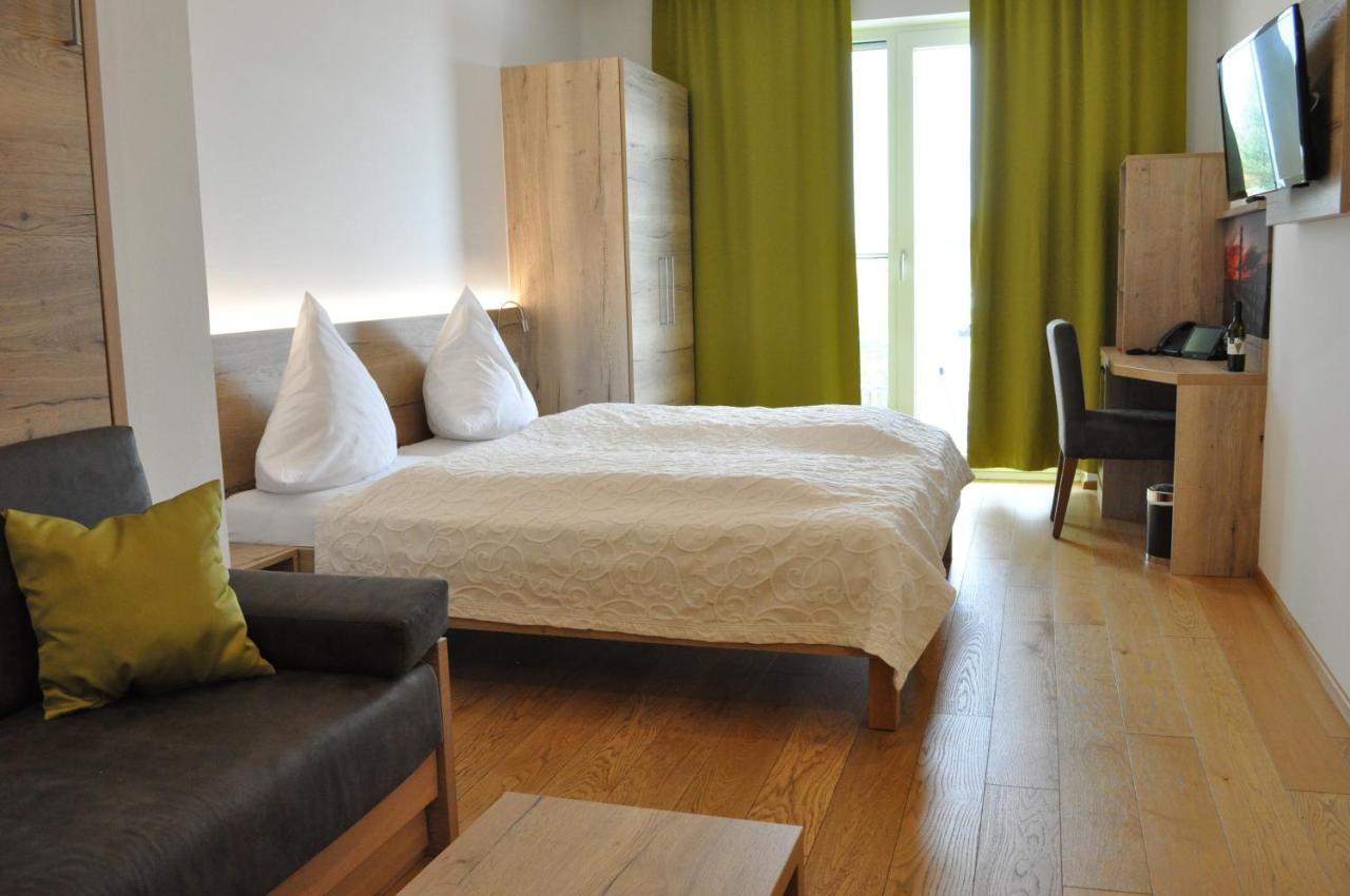 Seehotel Herlinde Подерсдорф-ам-Зе Екстер'єр фото