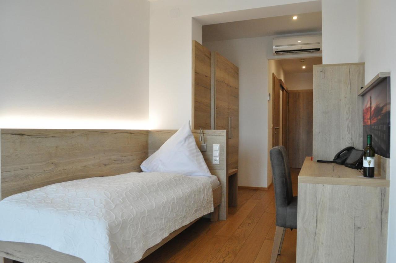 Seehotel Herlinde Подерсдорф-ам-Зе Екстер'єр фото