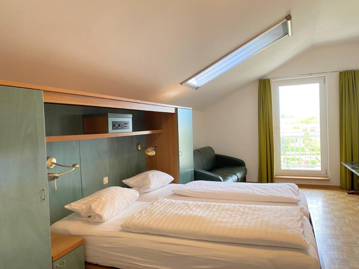 Seehotel Herlinde Подерсдорф-ам-Зе Екстер'єр фото