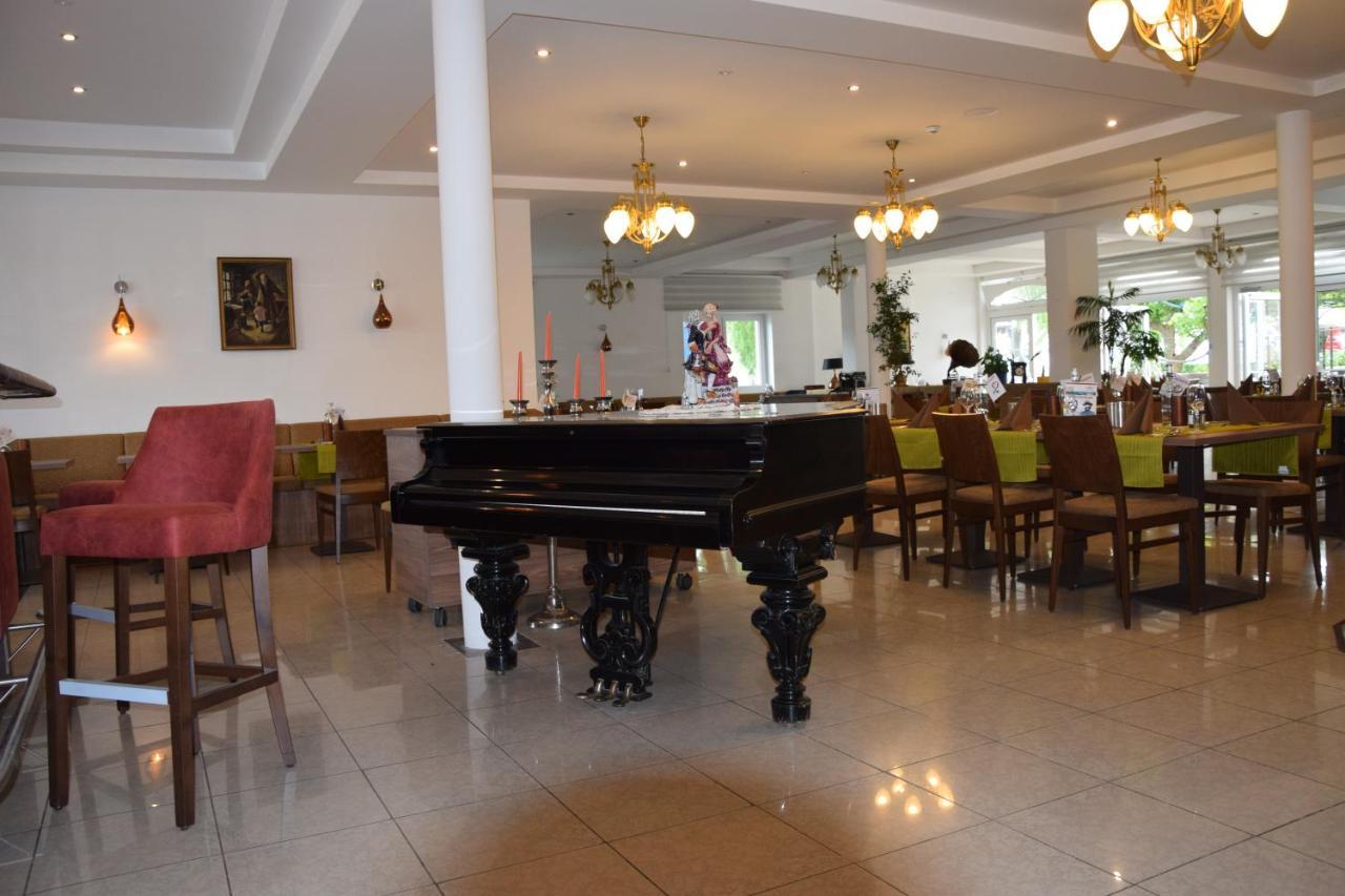 Seehotel Herlinde Подерсдорф-ам-Зе Екстер'єр фото